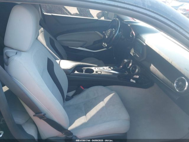 1G1FB1RSXJ0129730 Chevrolet Camaro 1lt