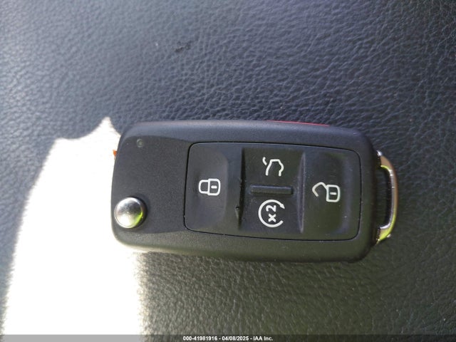 1VWCM7A33HC013786 Volkswagen Passat V6 Sel Premium