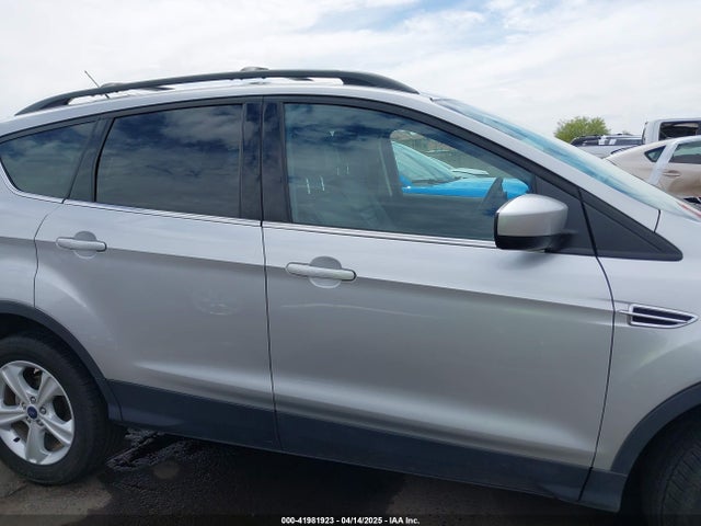 1FMCU0GX5GUC40146 Ford ESCAPE SE