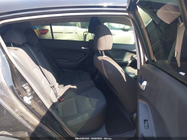 KNAFK5A87H5696373 KIA FORTE LX