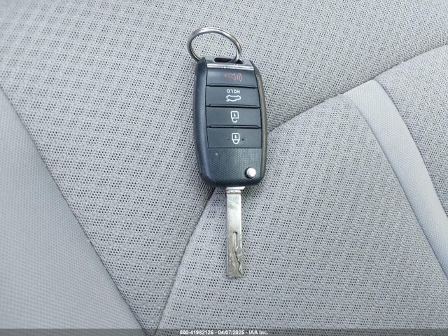 5XXGT4L30GG039814 KIA Optima Lx