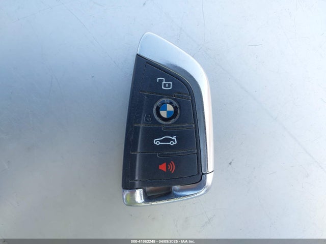 WBA5R1C55KAK11925 BMW 330I