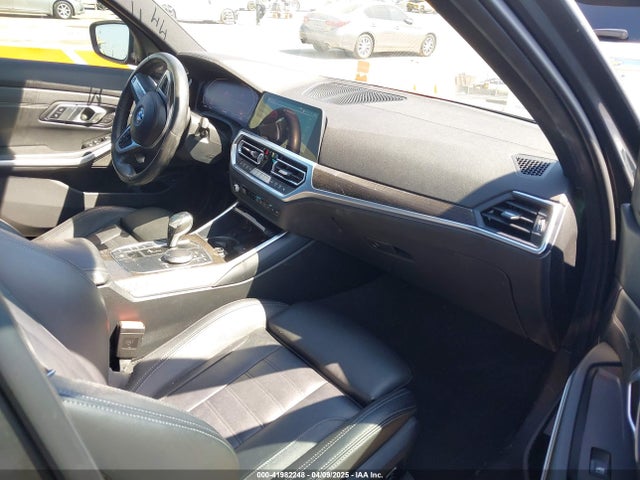 WBA5R1C55KAK11925 BMW 330I