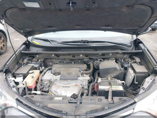 JTMRFREV2JD240904 Toyota Rav4 Xle