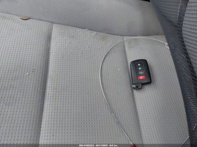 JTMRFREV2JD240904 Toyota Rav4 Xle