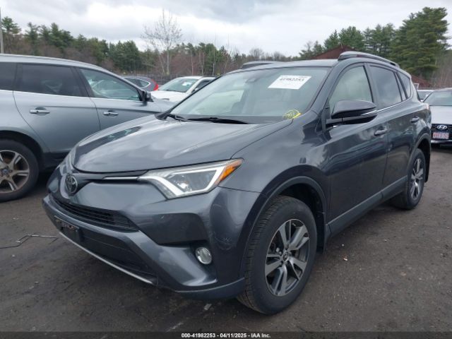 JTMRFREV2JD240904 Toyota Rav4 Xle