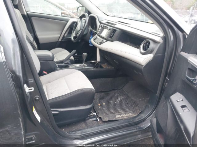 JTMRFREV2JD240904 Toyota Rav4 Xle