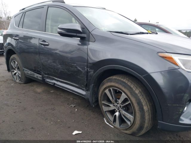 JTMRFREV2JD240904 Toyota Rav4 Xle