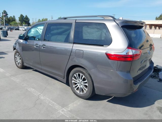 5TDYZ3DC7JS934752 Toyota Sienna Xle 8 Passenger