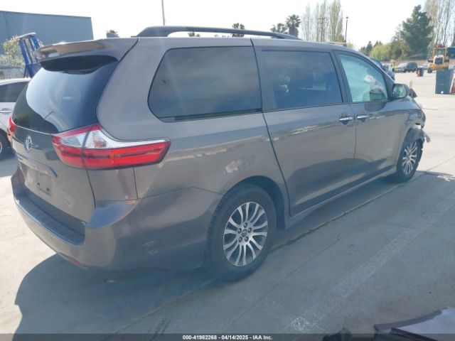 5TDYZ3DC7JS934752 Toyota Sienna Xle 8 Passenger