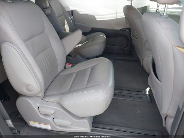 5TDYZ3DC7JS934752 Toyota Sienna Xle 8 Passenger