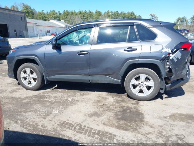 2T3P1RFV1KW056420 Toyota Rav4 Xle