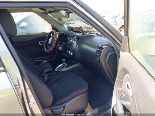 KNDJN2A23J7589975 KIA Soul !