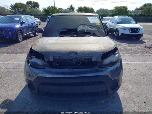 KNDJN2A23J7589975 KIA Soul !