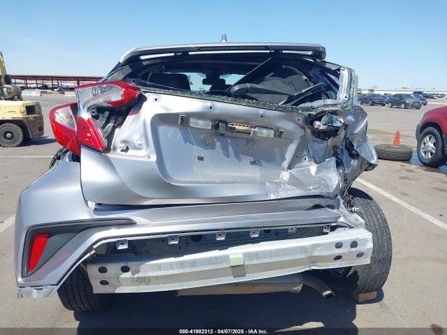 JTNKHMBX4L1088502 Toyota C-HR LE