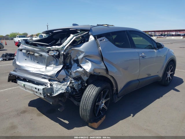 JTNKHMBX4L1088502 Toyota C-HR LE