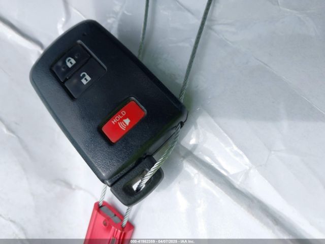 JTDKDTB39F1091097 Toyota Prius C Three
