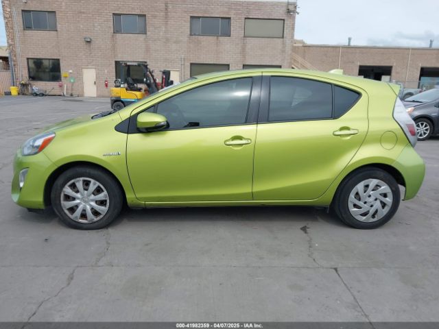 JTDKDTB39F1091097 Toyota Prius C Three