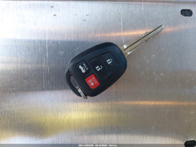 Toyota COROLLA LE 2018 5YFBURHE9JP790181 Image 11