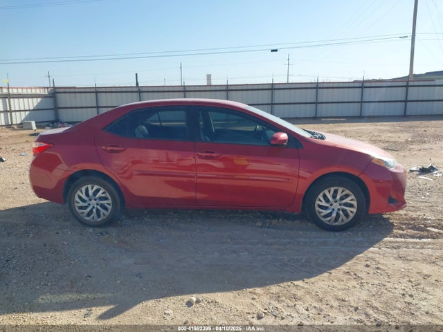 Toyota COROLLA LE 2018 5YFBURHE9JP790181 Image 13