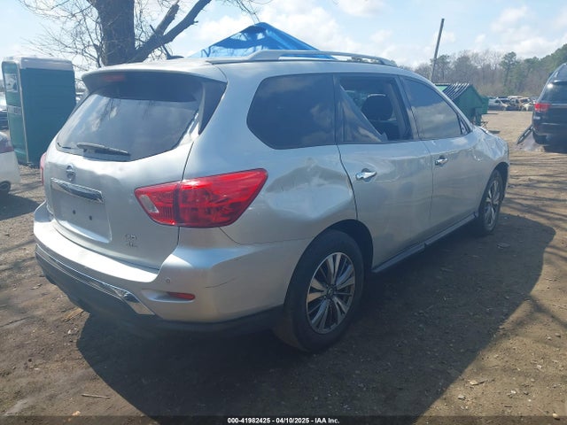 5N1DR2MM3JC607568 Nissan Pathfinder Sl