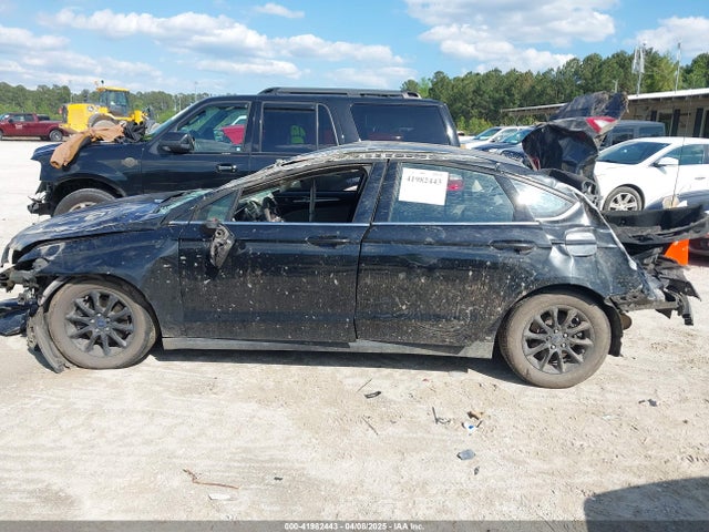 1FA6P0G7XF5109186 Ford FUSION S