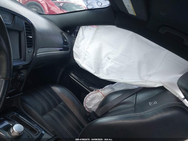 2C3CCAGGXKH686807 Chrysler 300 300s Awd