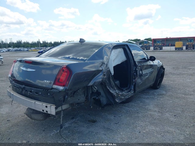 2C3CCAGGXKH686807 Chrysler 300 300s Awd