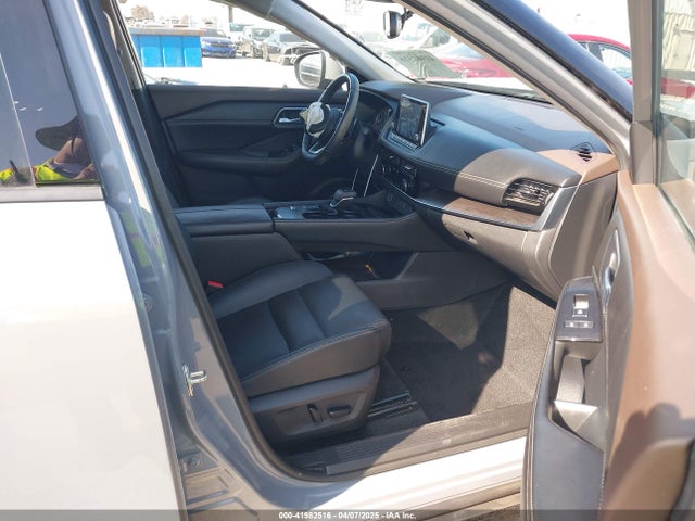 JN8AT3CA2MW019786 Nissan Rogue Sl Fwd