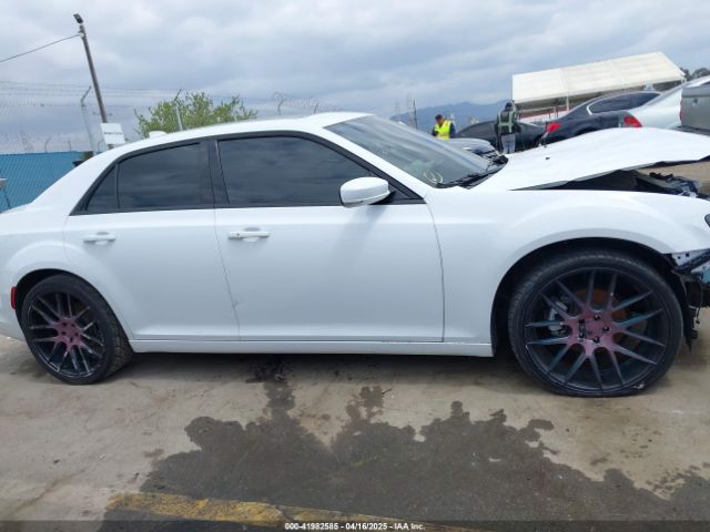 2C3CCABGXNH162827 Chrysler 300 S