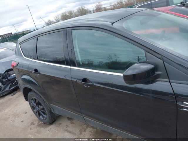 1FMCU9GD1KUA45891 Ford ESCAPE SE