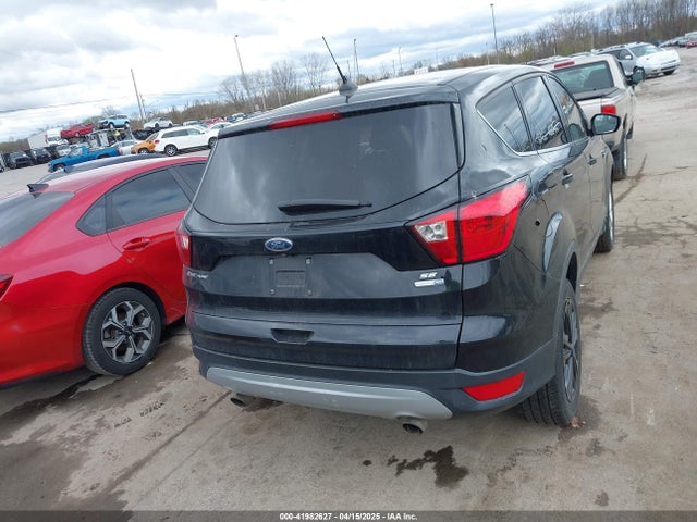 1FMCU9GD1KUA45891 Ford ESCAPE SE