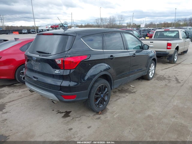 1FMCU9GD1KUA45891 Ford ESCAPE SE