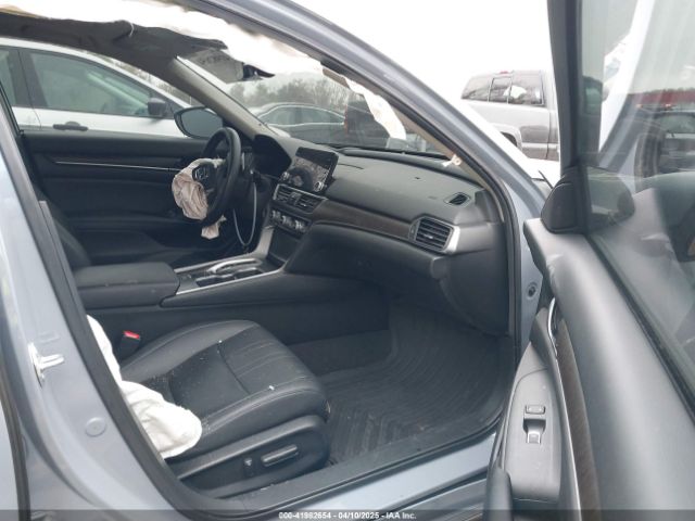 1HGCV2F96MA002773 Honda Accord Touring