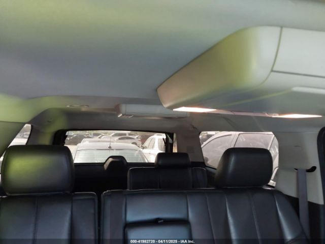 1GNSCJE03ER203943 Chevrolet Suburban 1500 Lt