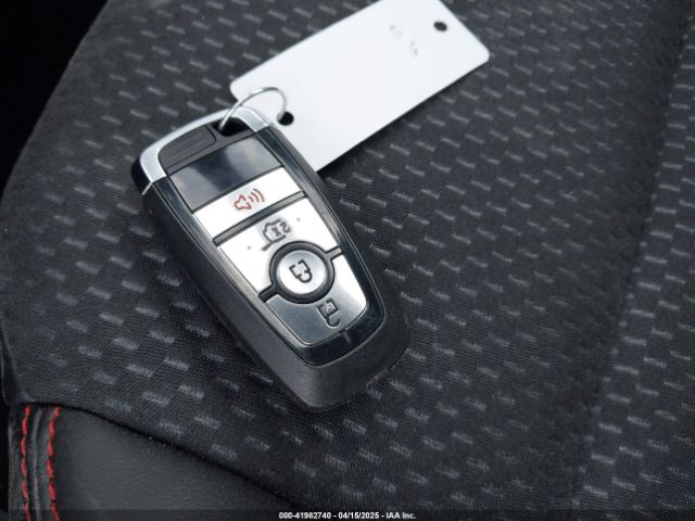 1FMCU0MZ3RUA27673 Ford Escape St-line