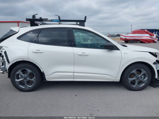 1FMCU0MZ3RUA27673 Ford Escape St-line