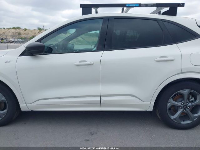 1FMCU0MZ3RUA27673 Ford Escape St-line