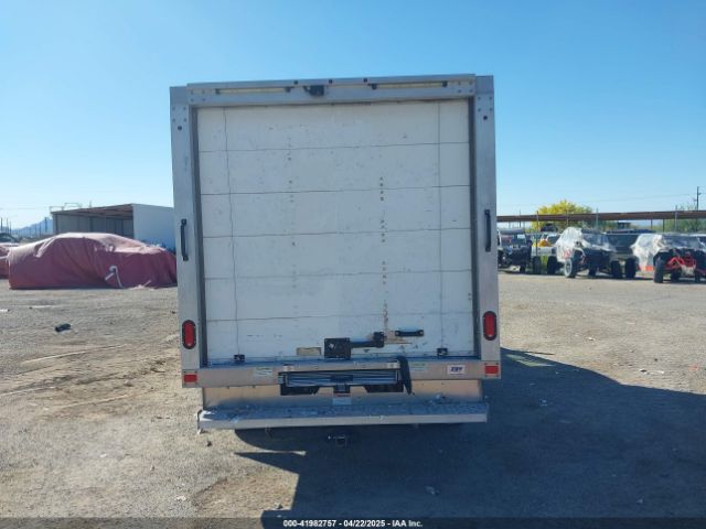 1FDBF8ZM4JKA65897 Ford Transit-350 Cab