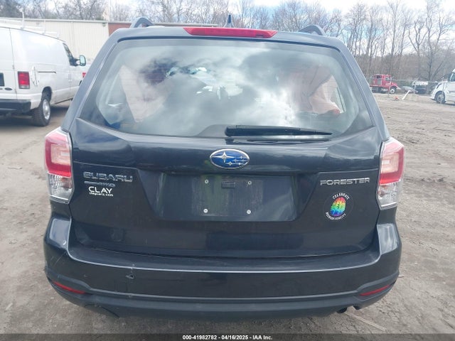 JF2SJABC2JH469176 Subaru Forester 2.5i