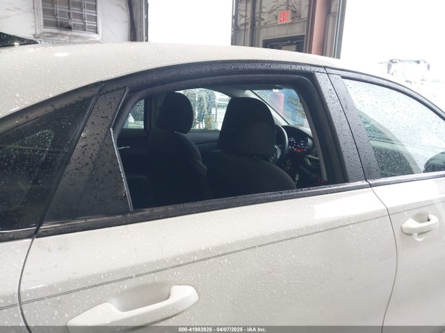 3KPF24AD9KE122010 KIA Forte Lxs