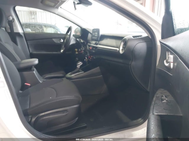 3KPF24AD9KE122010 KIA Forte Lxs