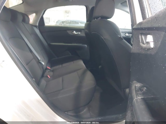 3KPF24AD9KE122010 KIA Forte Lxs