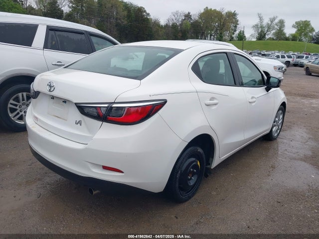 3MYDLBYV0HY173573 Toyota YARIS IA