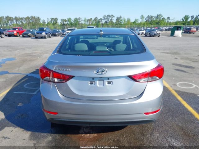 5NPDH4AE1FH565090 Hyundai ELANTRA SE