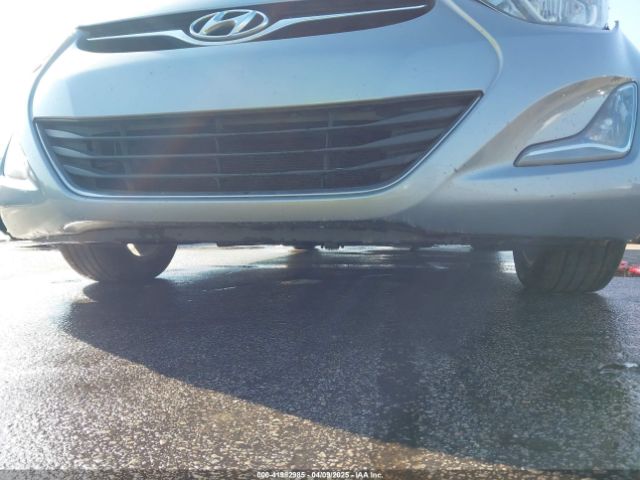 5NPDH4AE1FH565090 Hyundai ELANTRA SE