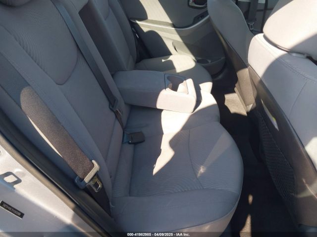 5NPDH4AE1FH565090 Hyundai ELANTRA SE