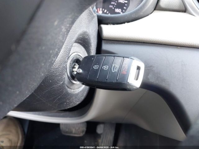 KNDPMCAC9J7438425 KIA Sportage Lx