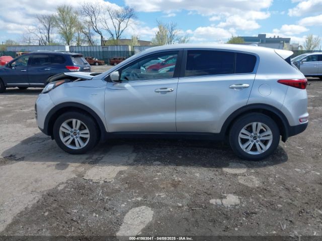 KNDPMCAC9J7438425 KIA Sportage Lx
