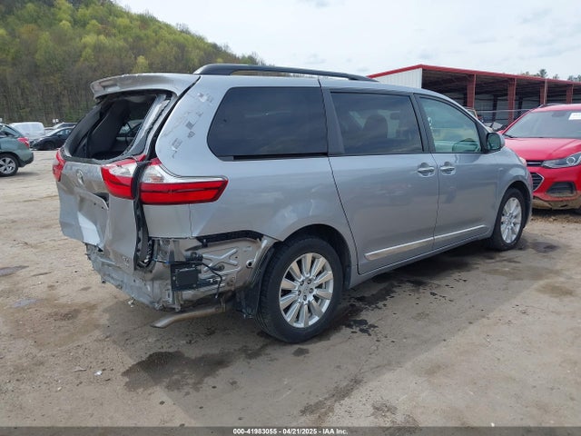 5TDDZ3DC4HS164017 Toyota Sienna Xle 7 Passenger
